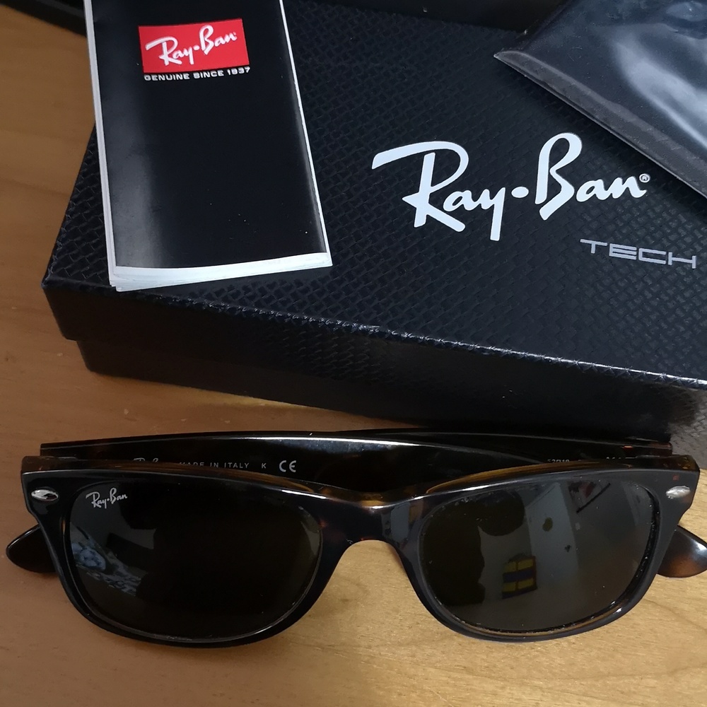 Authentic Ray-Ban 2132 like new with box.
